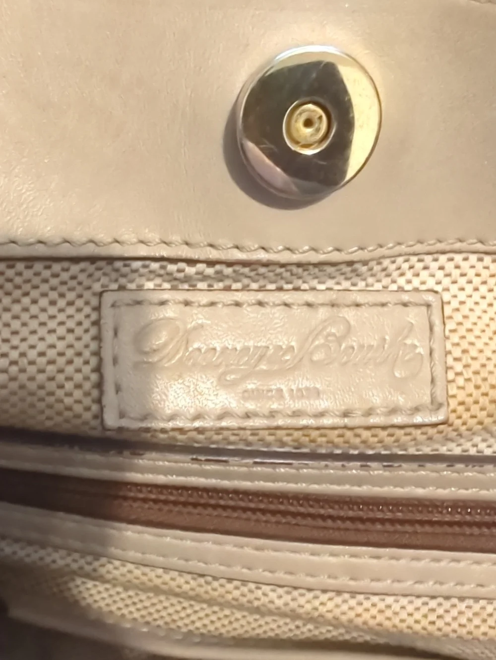 Dooney & Bourke City Barlow Beige Leather‎ Tote Bag 🛍️ 🥰